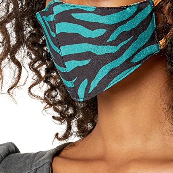 Kendall + Kylie womens Puff Sleeve V-Neck - Amazon Exclusive Sweatshirt - Picture 7 of 8